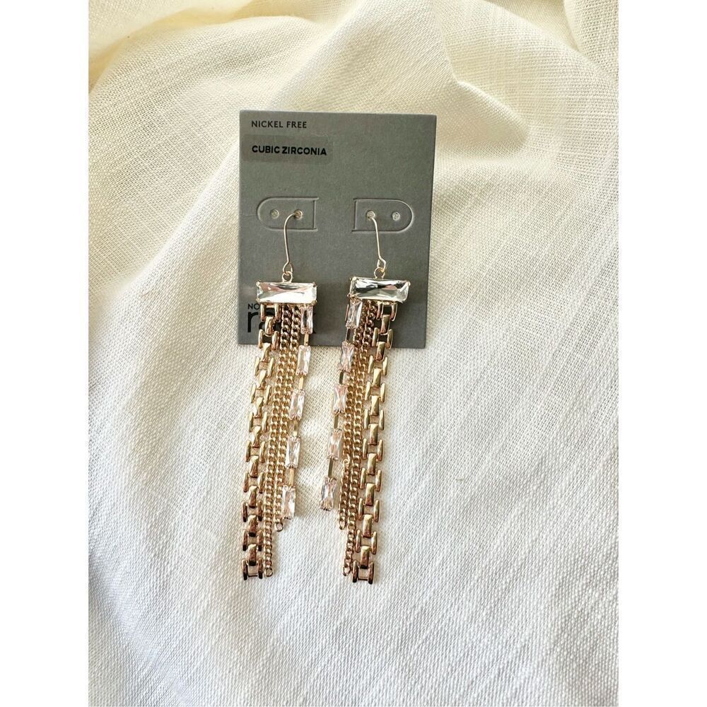 Nordstrom‘s cubic zirconia chain-link dangle earrings ￼
